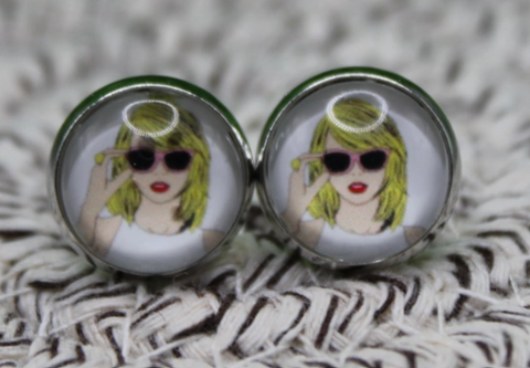 Blonde Taylor with Sunnies Stud Earrings